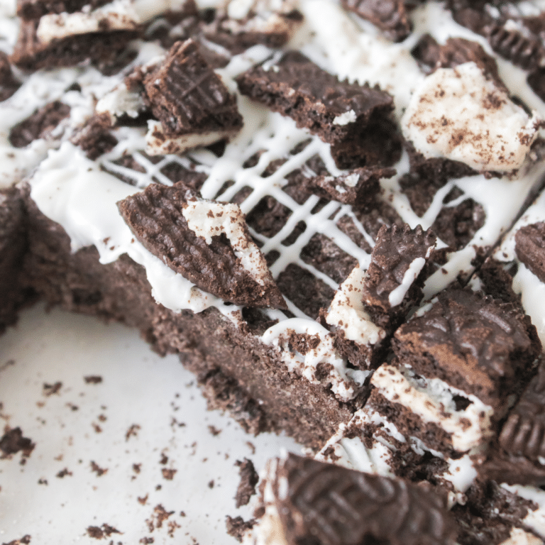 Easy No Bake Oreo Marshmallow Bars (4 Ingredients)